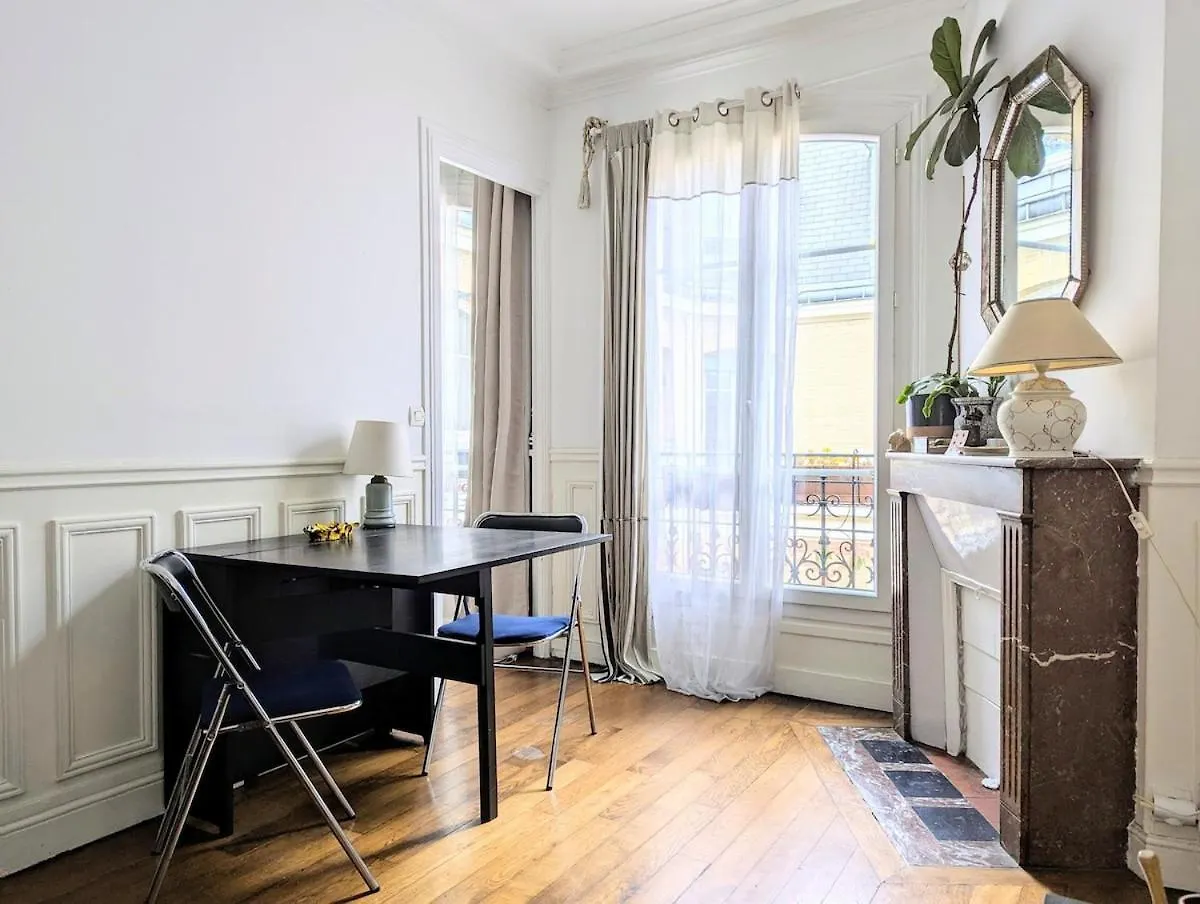 Apartamento Charming Light Flat In Goncourt París