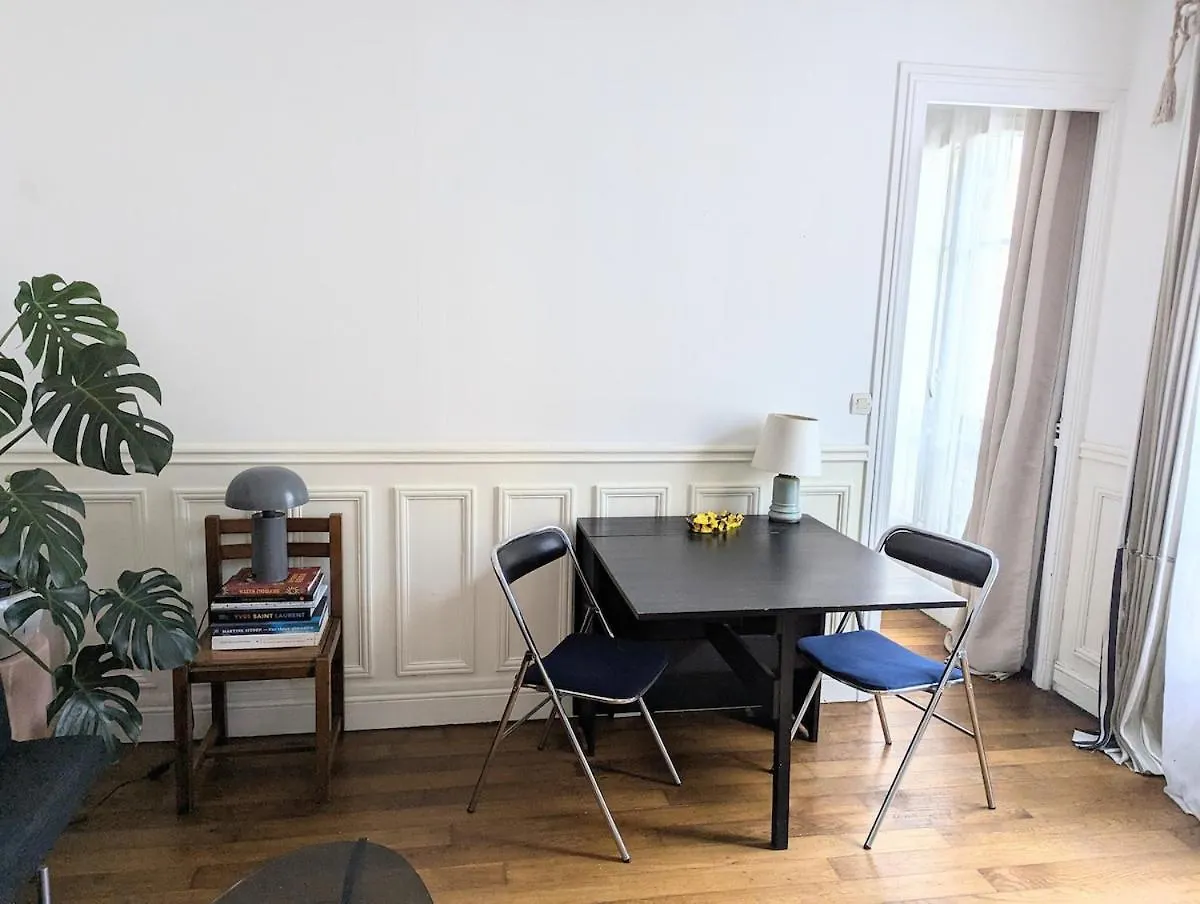 Apartamento Charming Light Flat In Goncourt París Francia